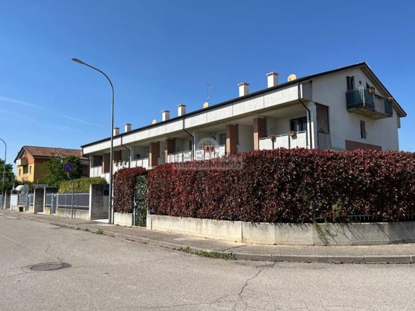 appartamento in vendita a Zimella in zona Santo Stefano