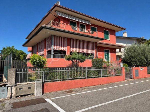 casa indipendente in vendita a Zimella in zona Zimella