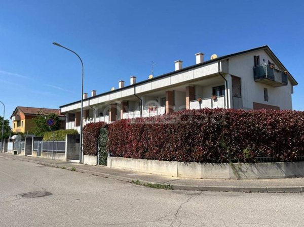 appartamento in vendita a Zimella in zona Santo Stefano