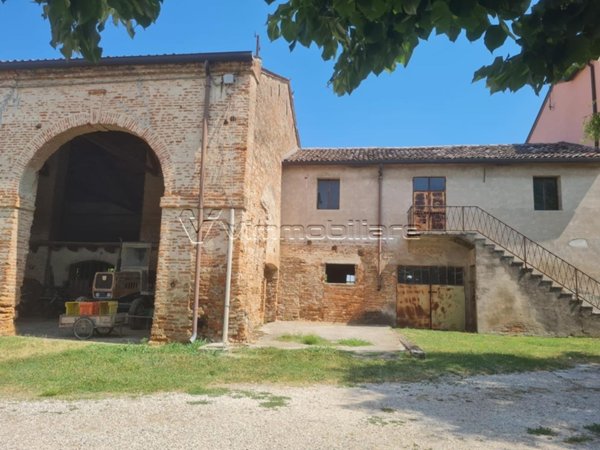 locale commerciale in vendita ad Agugliaro