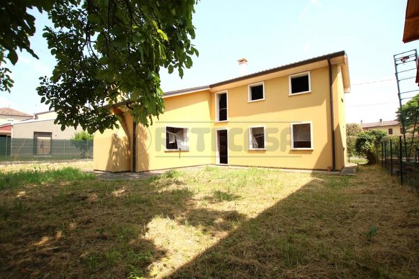 casa indipendente in vendita ad Agugliaro