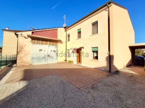 casa indipendente in vendita ad Agugliaro