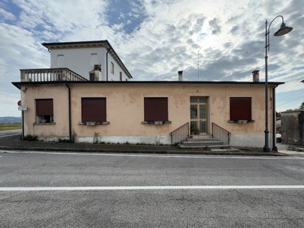 casa indipendente in vendita ad Agugliaro