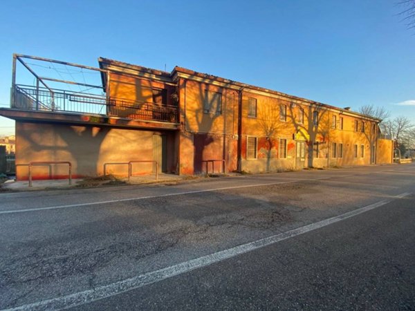 negozio in vendita ad Agugliaro