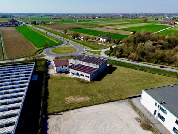 terreno edificabile in vendita ad Agugliaro