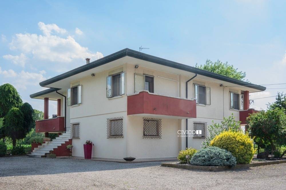 casa indipendente in vendita ad Agugliaro