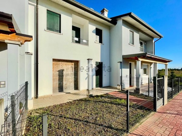 casa semindipendente in vendita ad Albettone