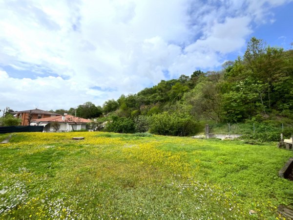 terreno edificabile in vendita ad Albettone in zona Lovertino