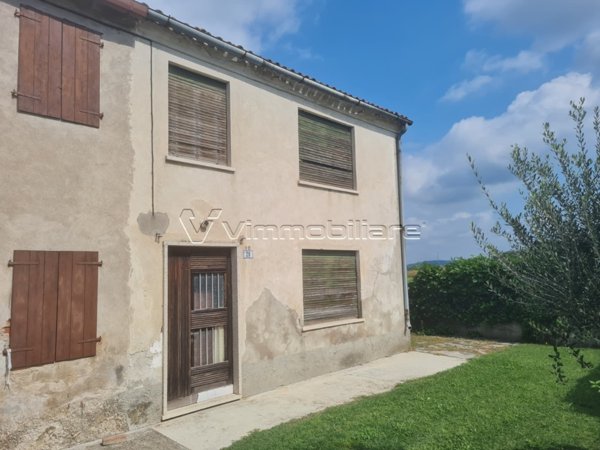 casa semindipendente in vendita ad Albettone in zona Lovertino