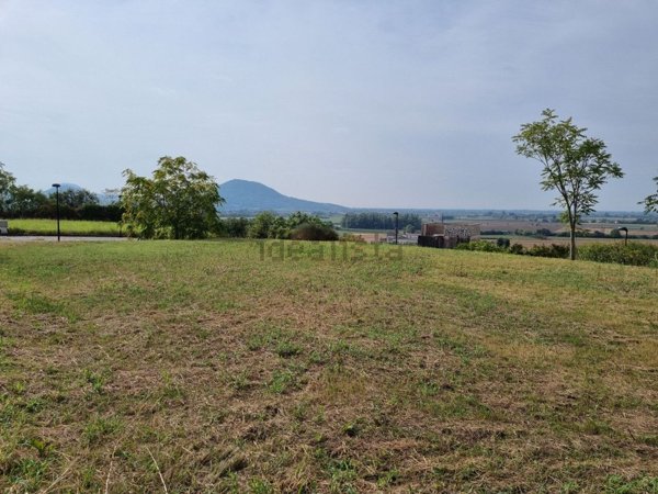 terreno edificabile in vendita ad Albettone in zona Lovertino