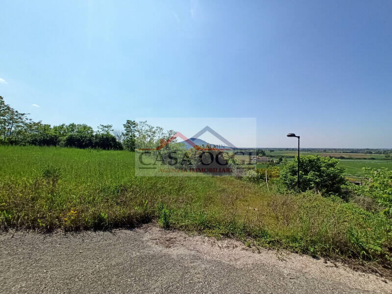 terreno edificabile in vendita ad Albettone in zona Lovertino