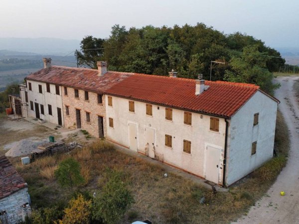 casa indipendente in vendita ad Albettone in zona Lovertino