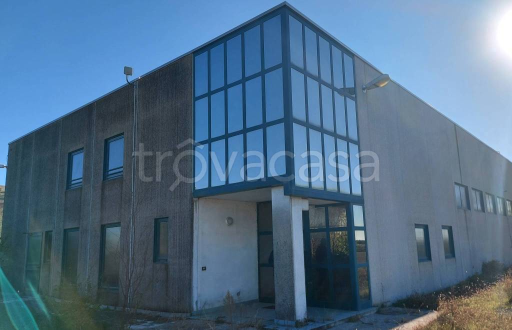 locale commerciale in vendita ad Albettone in zona Lovertino