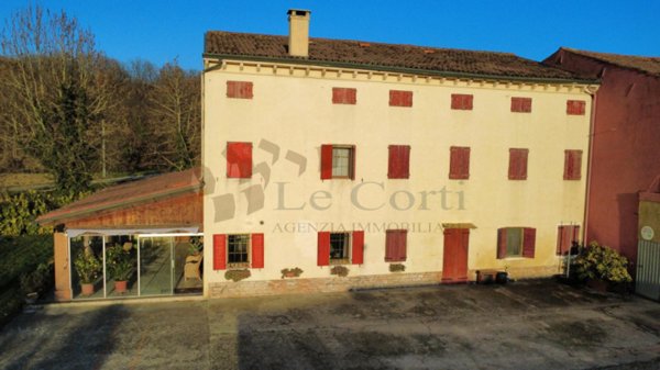 casa indipendente in vendita ad Albettone in zona Lovertino