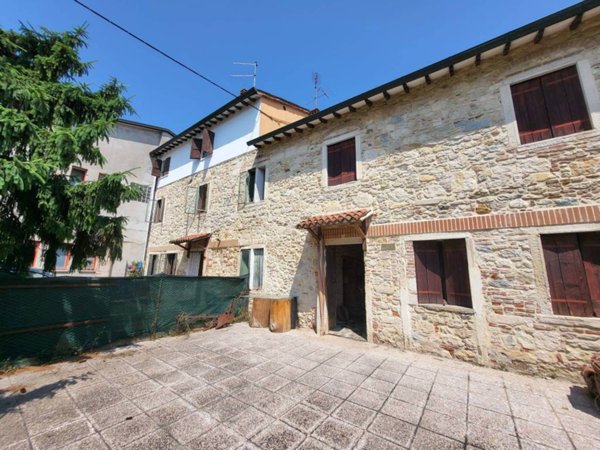 casa indipendente in vendita ad Altavilla Vicentina in zona Tavernelle