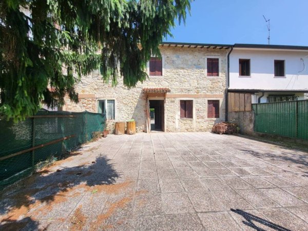 casa indipendente in vendita ad Altavilla Vicentina in zona Tavernelle