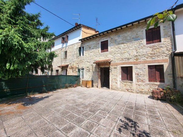 casa indipendente in vendita ad Altavilla Vicentina in zona Tavernelle