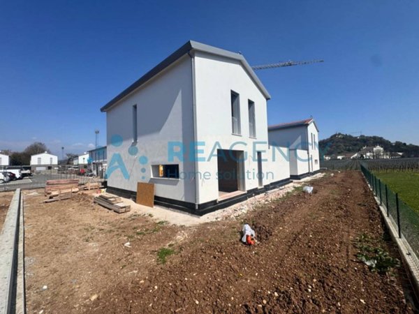 casa indipendente in vendita ad Altavilla Vicentina