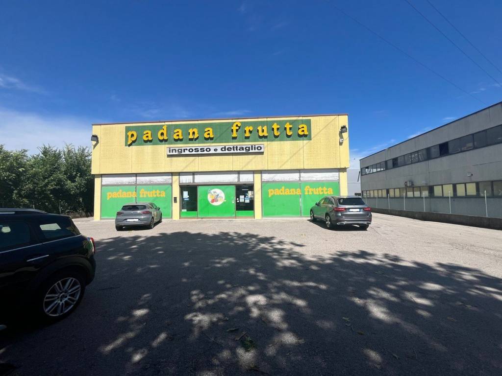 locale commerciale in vendita ad Altavilla Vicentina