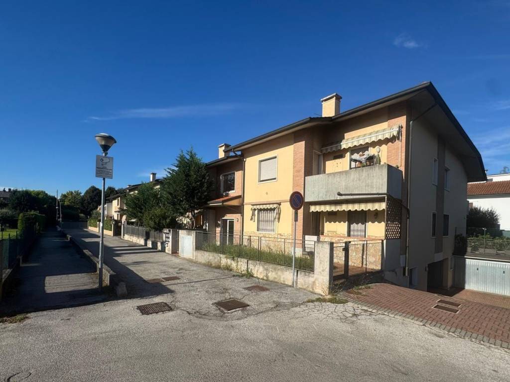 appartamento in vendita ad Altavilla Vicentina