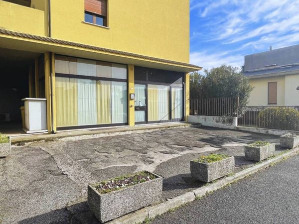 negozio in vendita ad Altavilla Vicentina