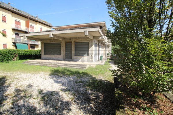 locale commerciale in vendita ad Altavilla Vicentina