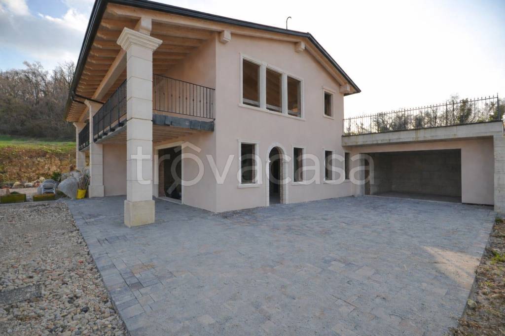 casa indipendente in vendita ad Altavilla Vicentina