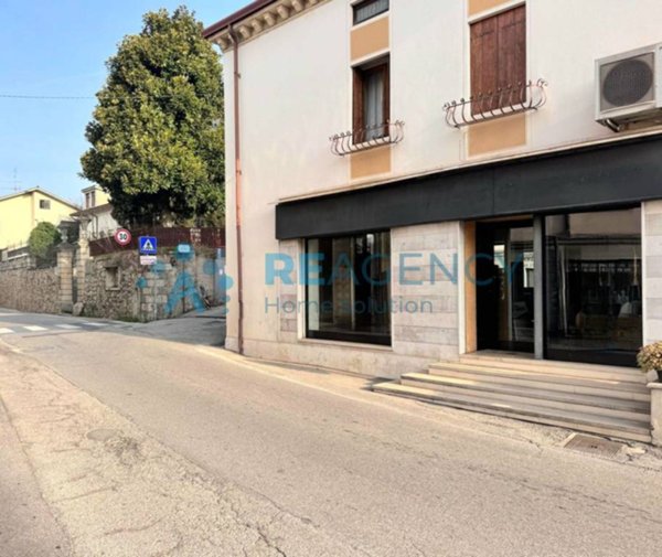 negozio in vendita ad Altavilla Vicentina