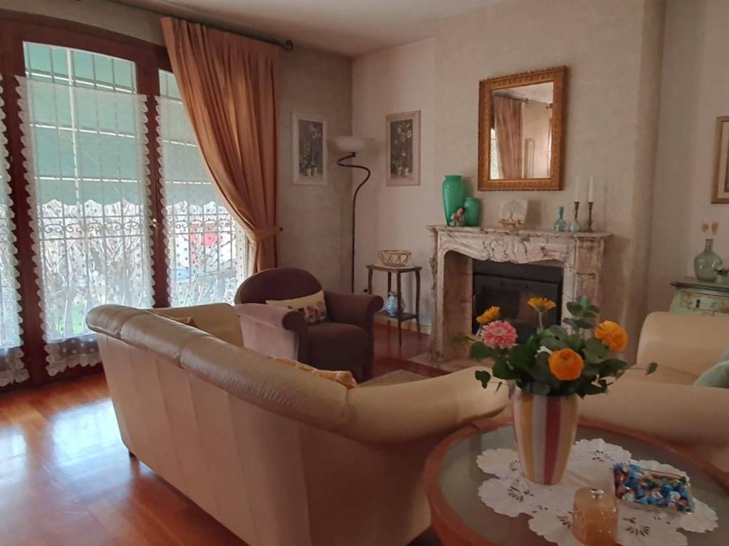 casa indipendente in vendita ad Altavilla Vicentina in zona Tavernelle