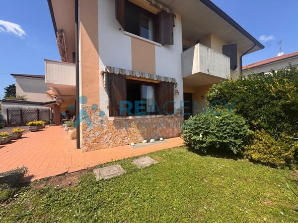 casa indipendente in vendita ad Altavilla Vicentina