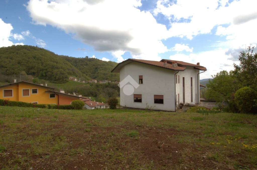 casa indipendente in vendita ad Altissimo
