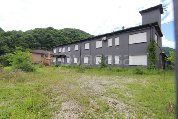 locale commerciale in vendita ad Altissimo in zona Molino