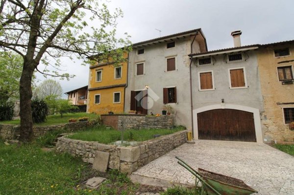 casa indipendente in vendita ad Altissimo in zona Campanella