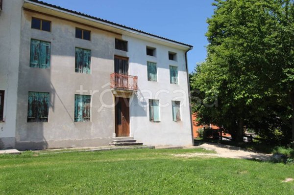 casa indipendente in vendita ad Altissimo in zona Campanella