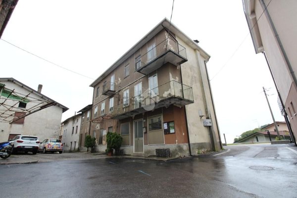 casa indipendente in vendita ad Altissimo in zona Campanella