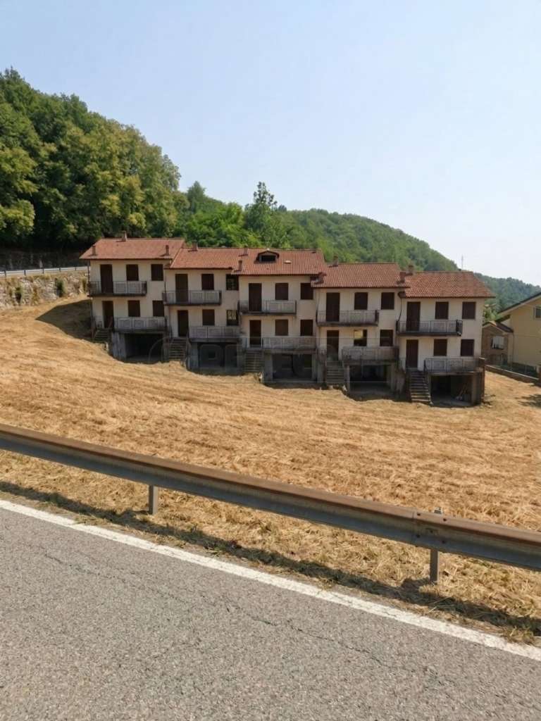 casa indipendente in vendita ad Altissimo in zona Campanella