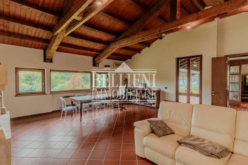 casa indipendente in vendita ad Arcugnano in zona Perarolo