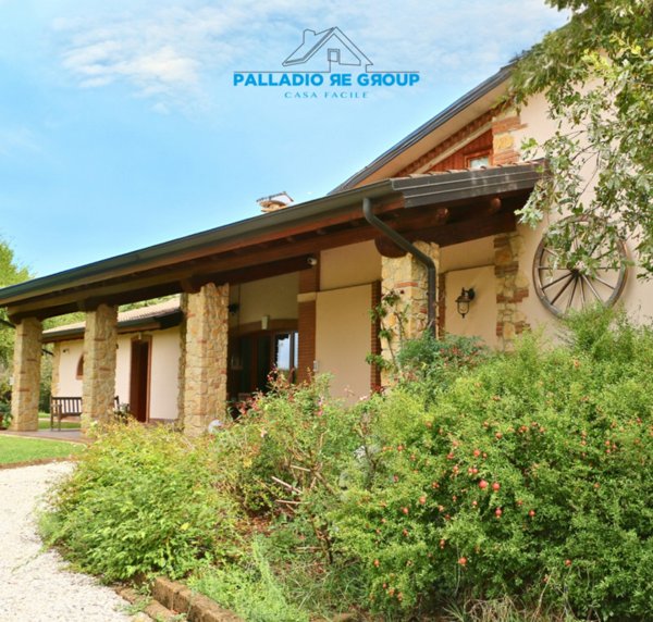 casa indipendente in vendita ad Arcugnano in zona Sant'Agostino
