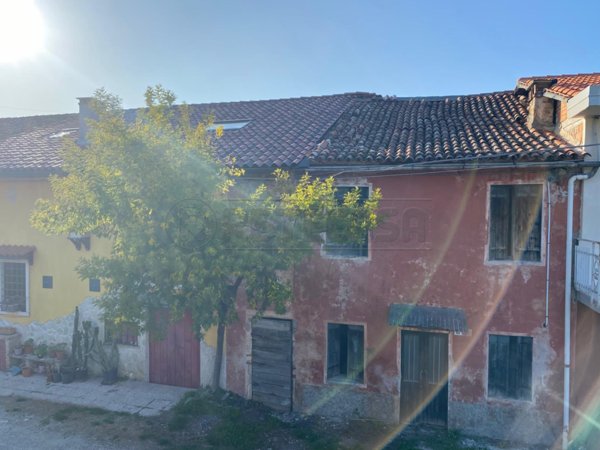 casa semindipendente in vendita ad Arcugnano in zona Lapio