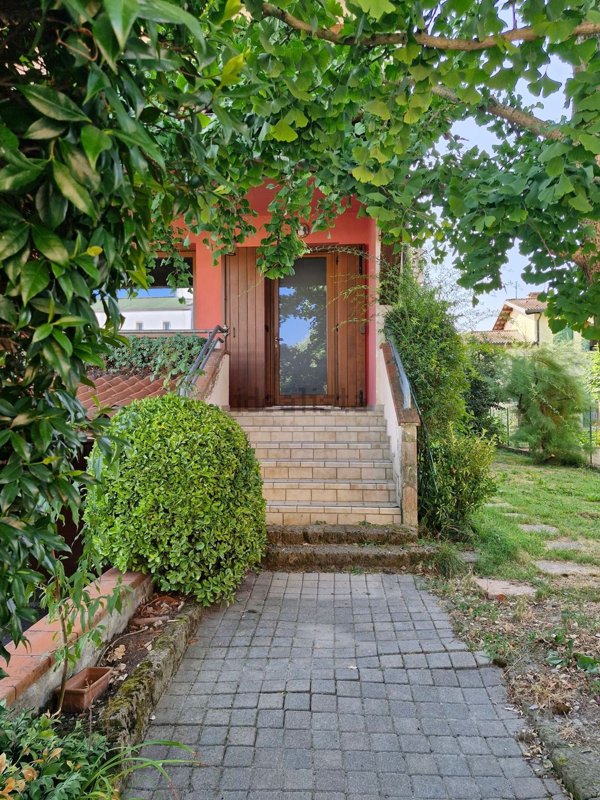 casa indipendente in vendita ad Arcugnano in zona Pianezze