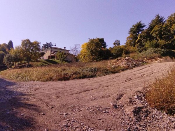 terreno edificabile in vendita ad Arcugnano in zona Perarolo