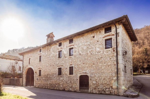 casa indipendente in vendita ad Arcugnano in zona Fimon