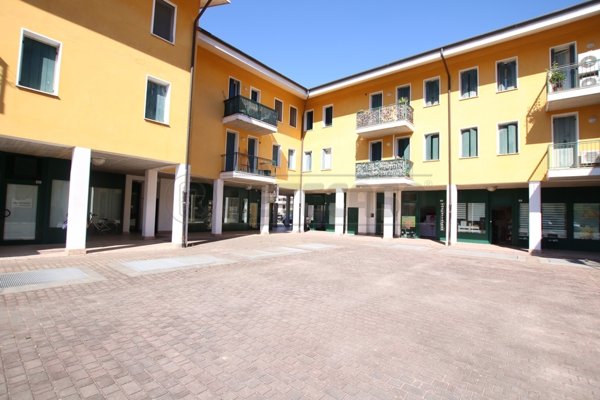 locale commerciale in vendita ad Arcugnano