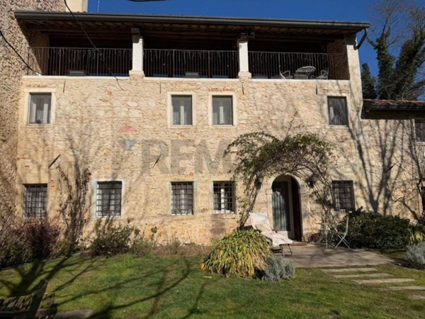 casa indipendente in vendita ad Arcugnano in zona Fimon