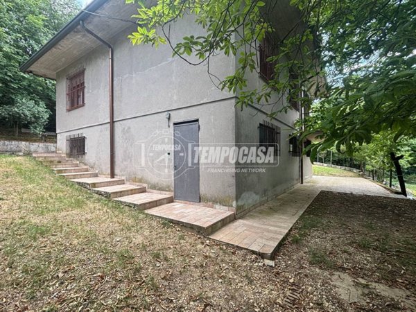 casa indipendente in vendita ad Arcugnano in zona Perarolo
