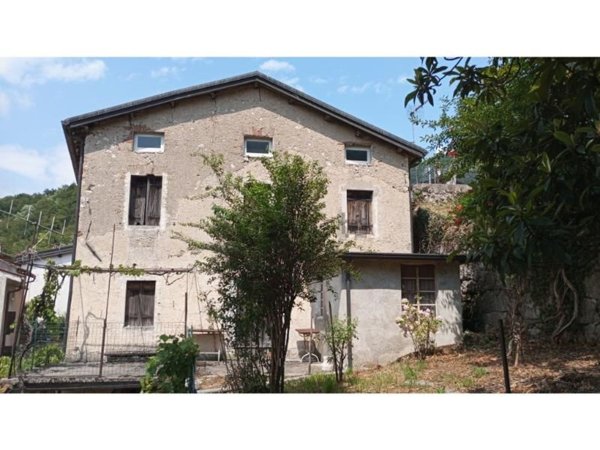 casa semindipendente in vendita ad Arsiero