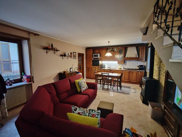 casa indipendente in vendita ad Arsiero in zona Castana
