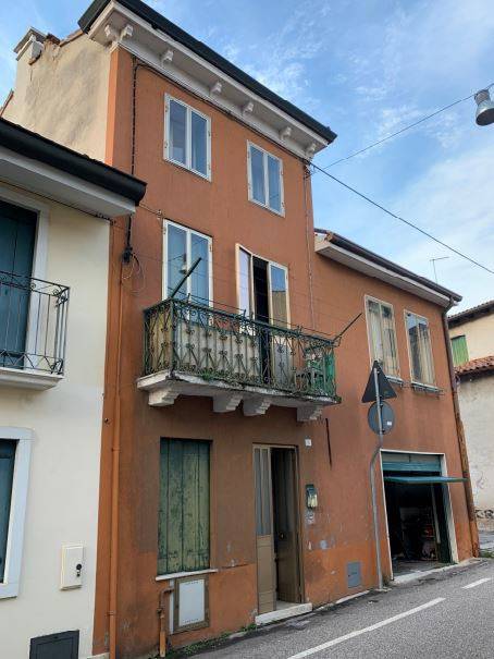 casa indipendente in vendita ad Arzignano in zona Costo