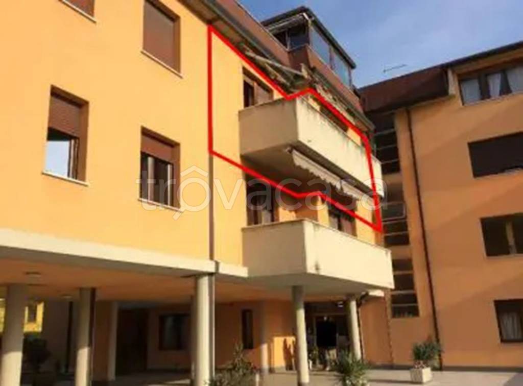 appartamento in vendita ad Arzignano in zona Costo