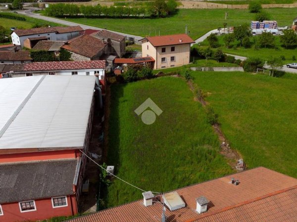 terreno agricolo in vendita ad Arzignano in zona Tezze